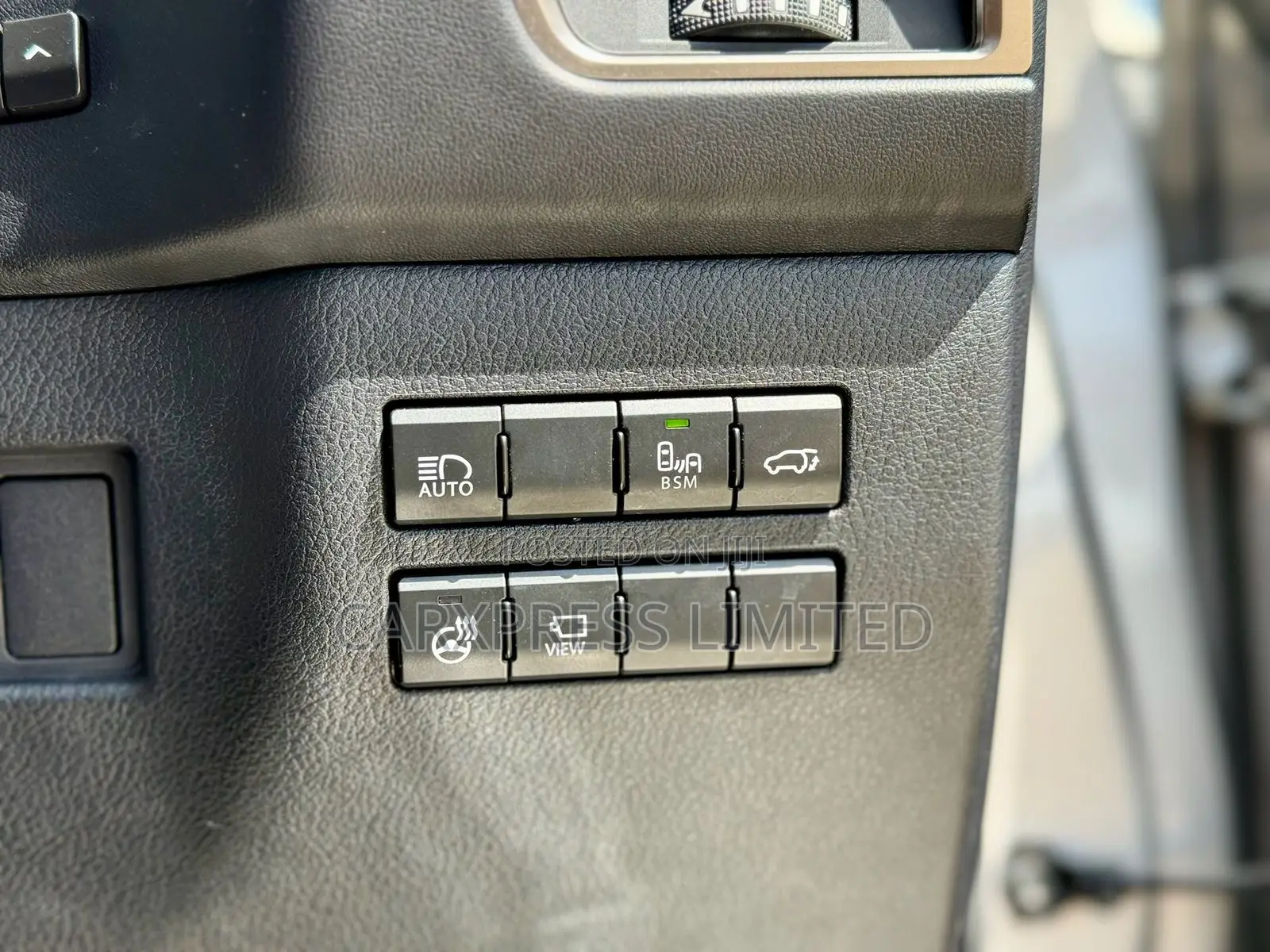 Lexus NX 300 FWD 2018 Silver