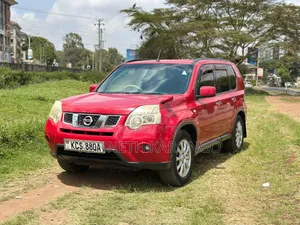 Nissan X-Trail 2011 Red