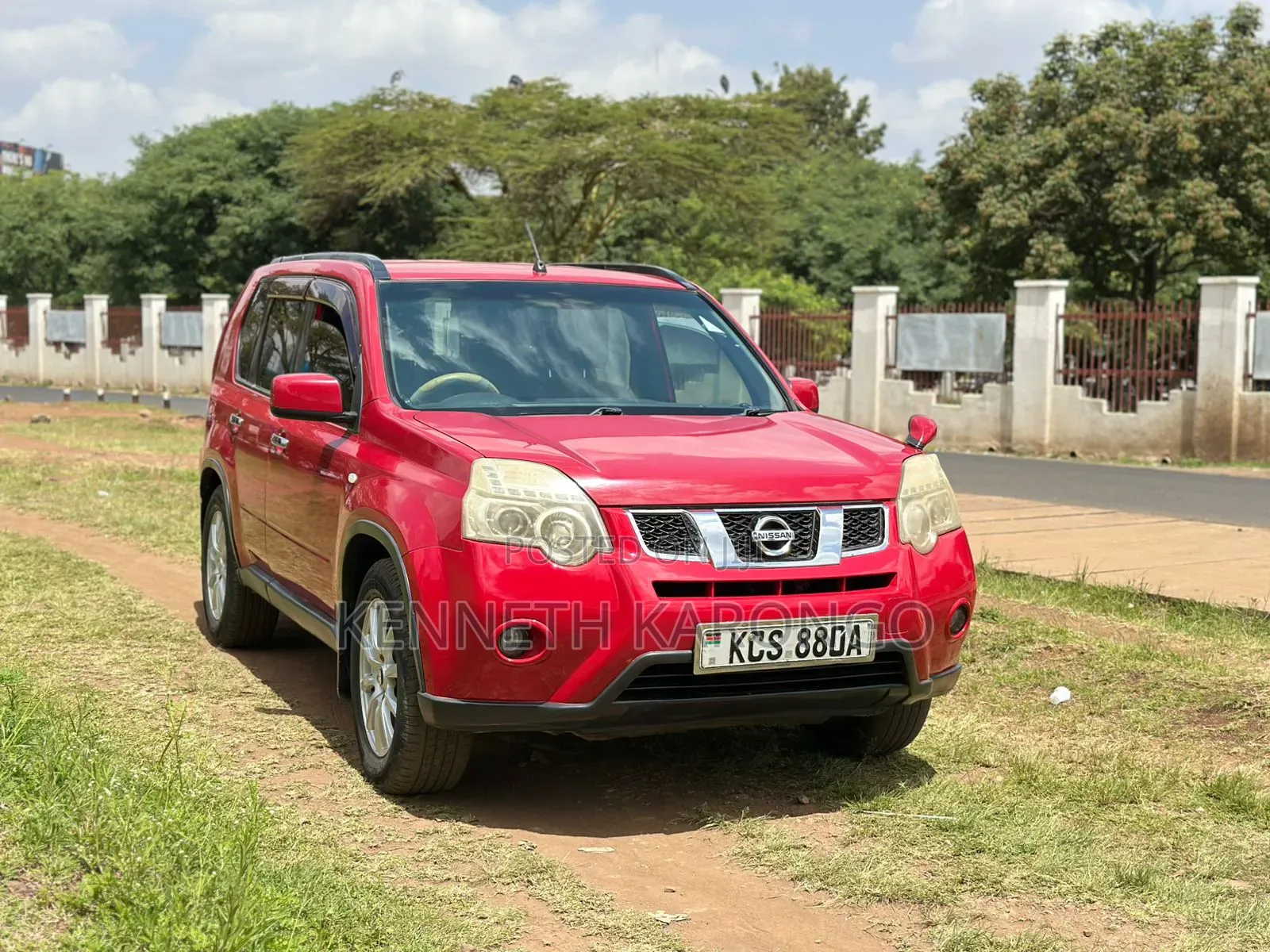 Nissan X-Trail 2011 Red