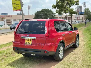Nissan X-Trail 2011 Red