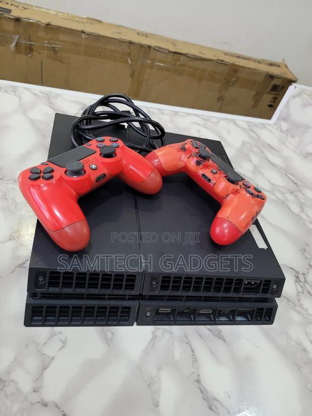 Ps4 Chipped With 8 Games - thumbnail 3