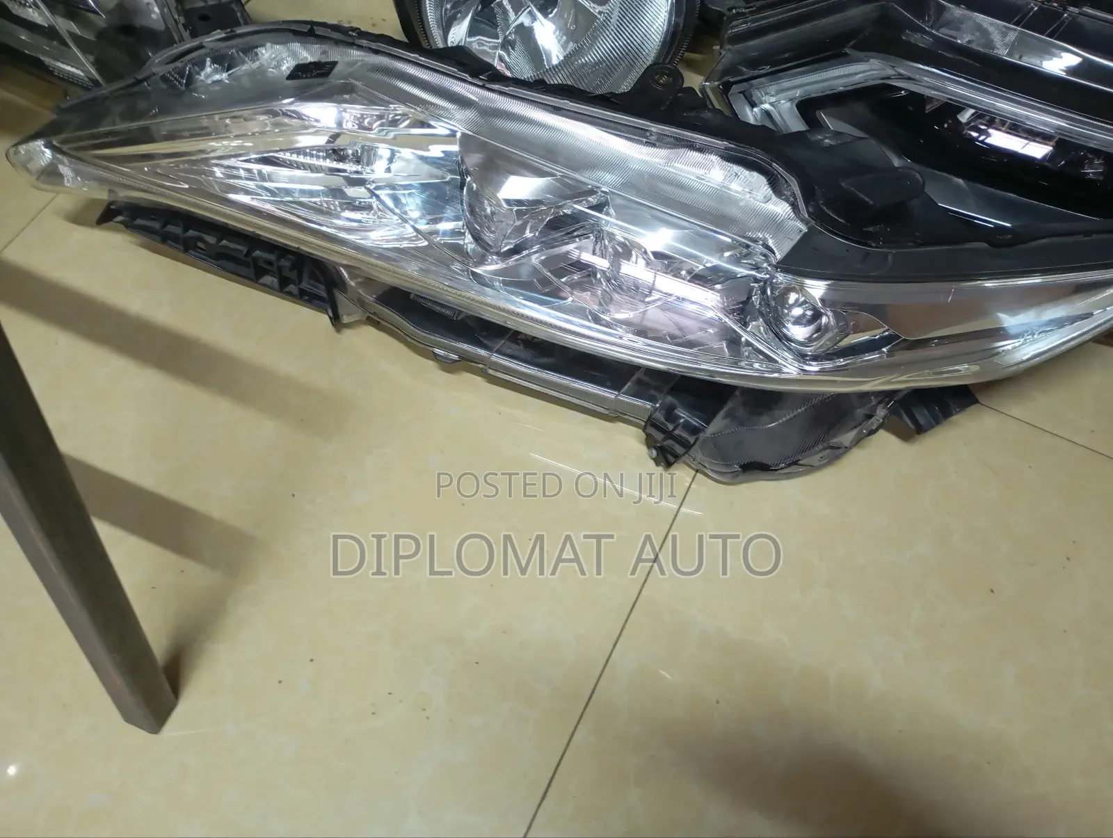 Harrier 2015 Headlights
