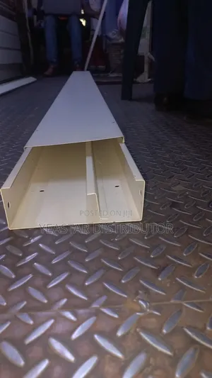 Powder Coated Metallic Trunking 150*50