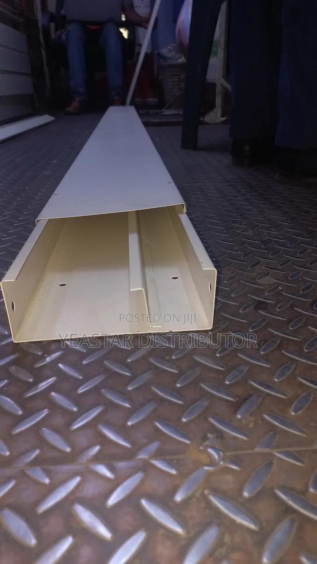 Powder Coated Metallic Trunking 150*50 - thumbnail 2