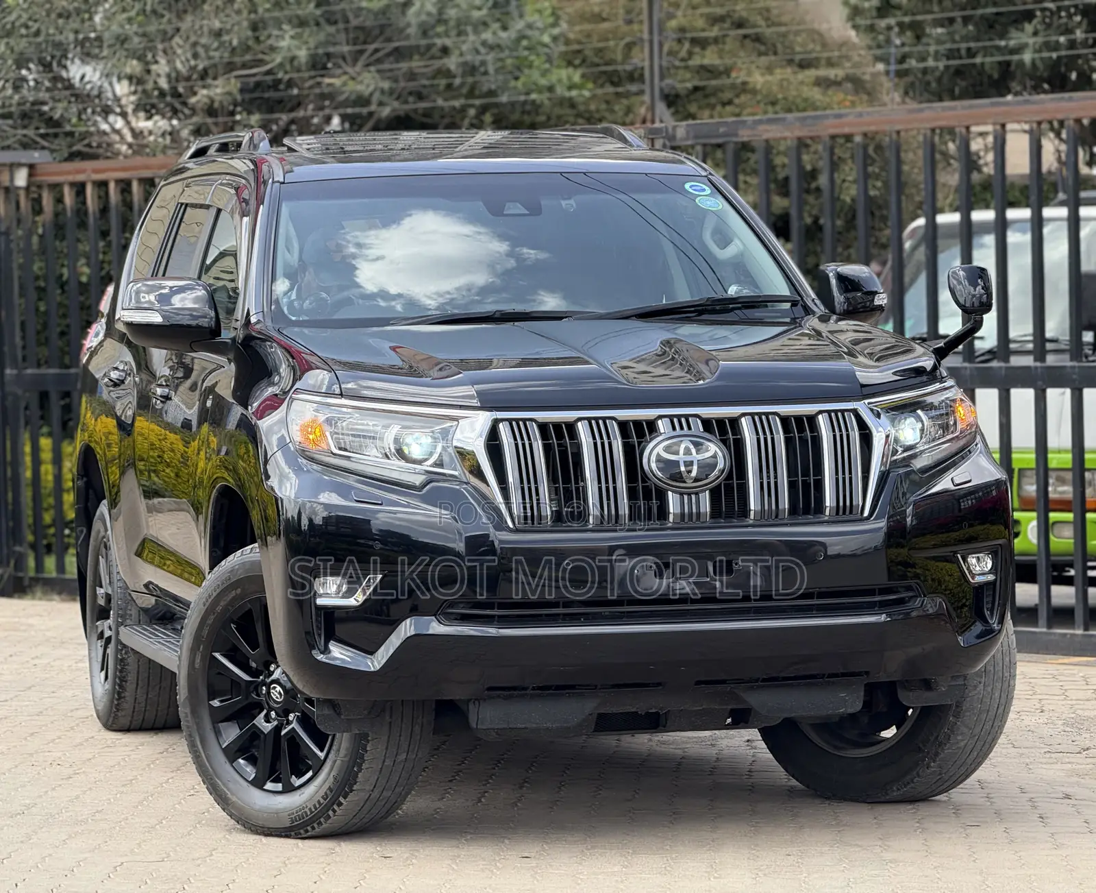 Toyota Land Cruiser Prado 2018 Black
