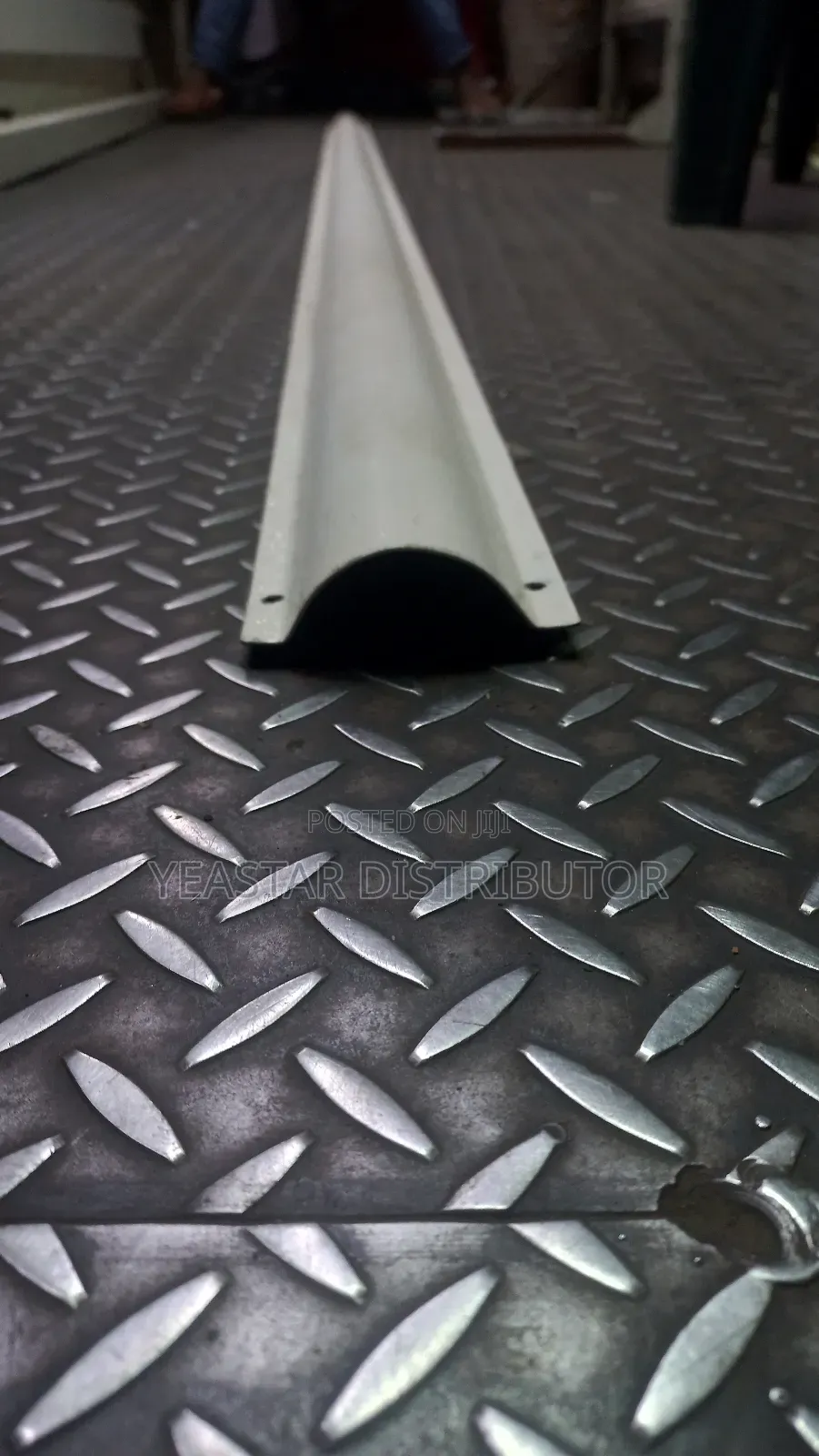 Powder Coated Floor Trunking 9ft
