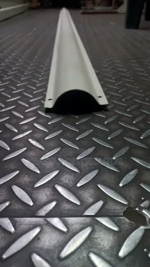 Powder Coated Floor Trunking 9ft