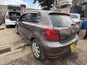 Volkswagen Polo 2015 Brown