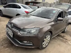 Volkswagen Polo 2015 Brown
