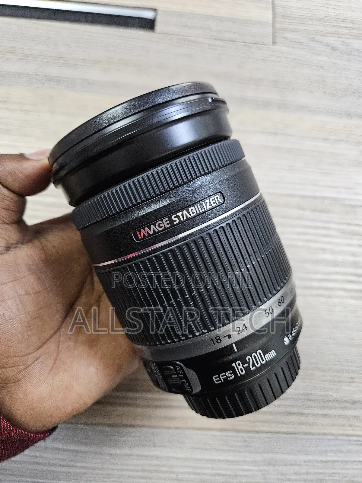 Canon Ef-S 18-200mm F/3.5-5.6 Is