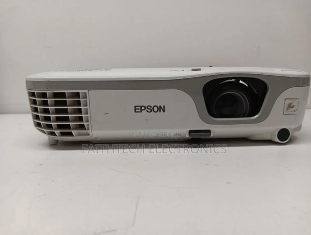 Epson X12 Multimedia Projector – Great for Businesses - main view