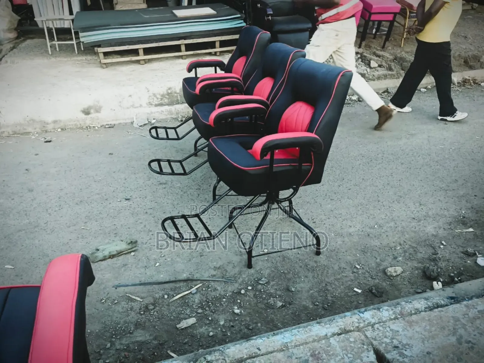 Simple Kinyozi Chairs