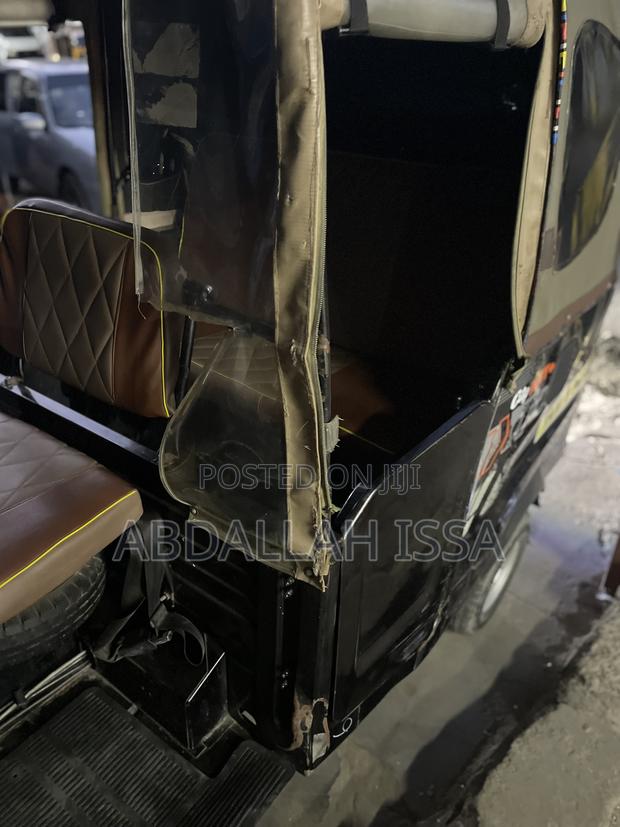 Piaggio 2023 Black - thumbnail 3