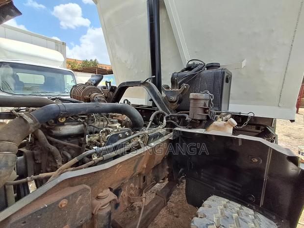 Isuzu Fvr90 Tipper - thumbnail 11