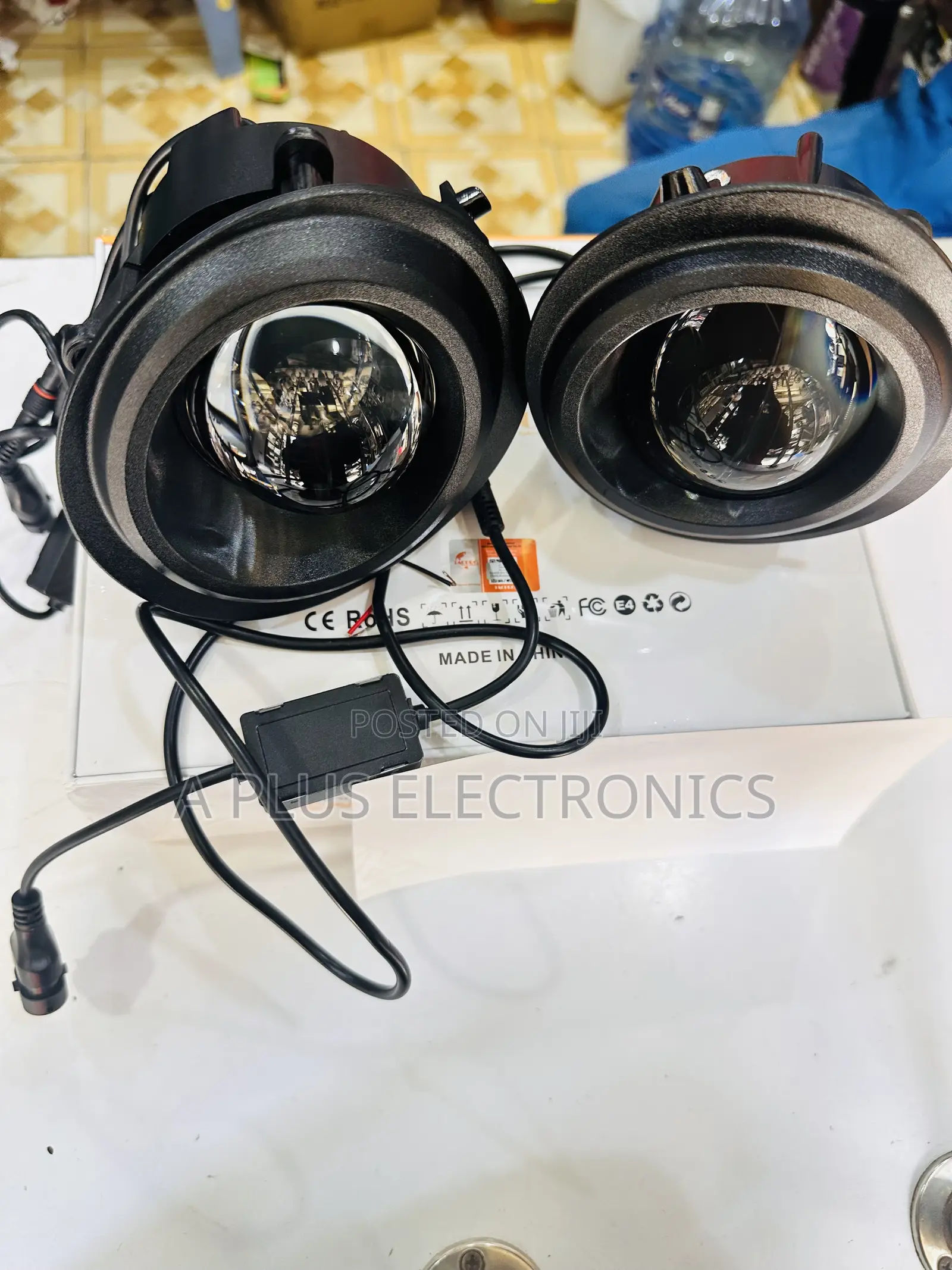 Car Fog Lights Mb676 – Universal Car Fog Light Set
