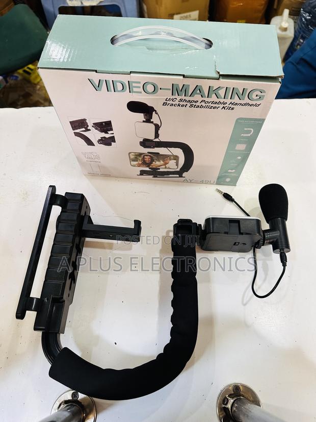 Ay49u C-Shaped Video Making Kit – Studio Quality Lighting - main view