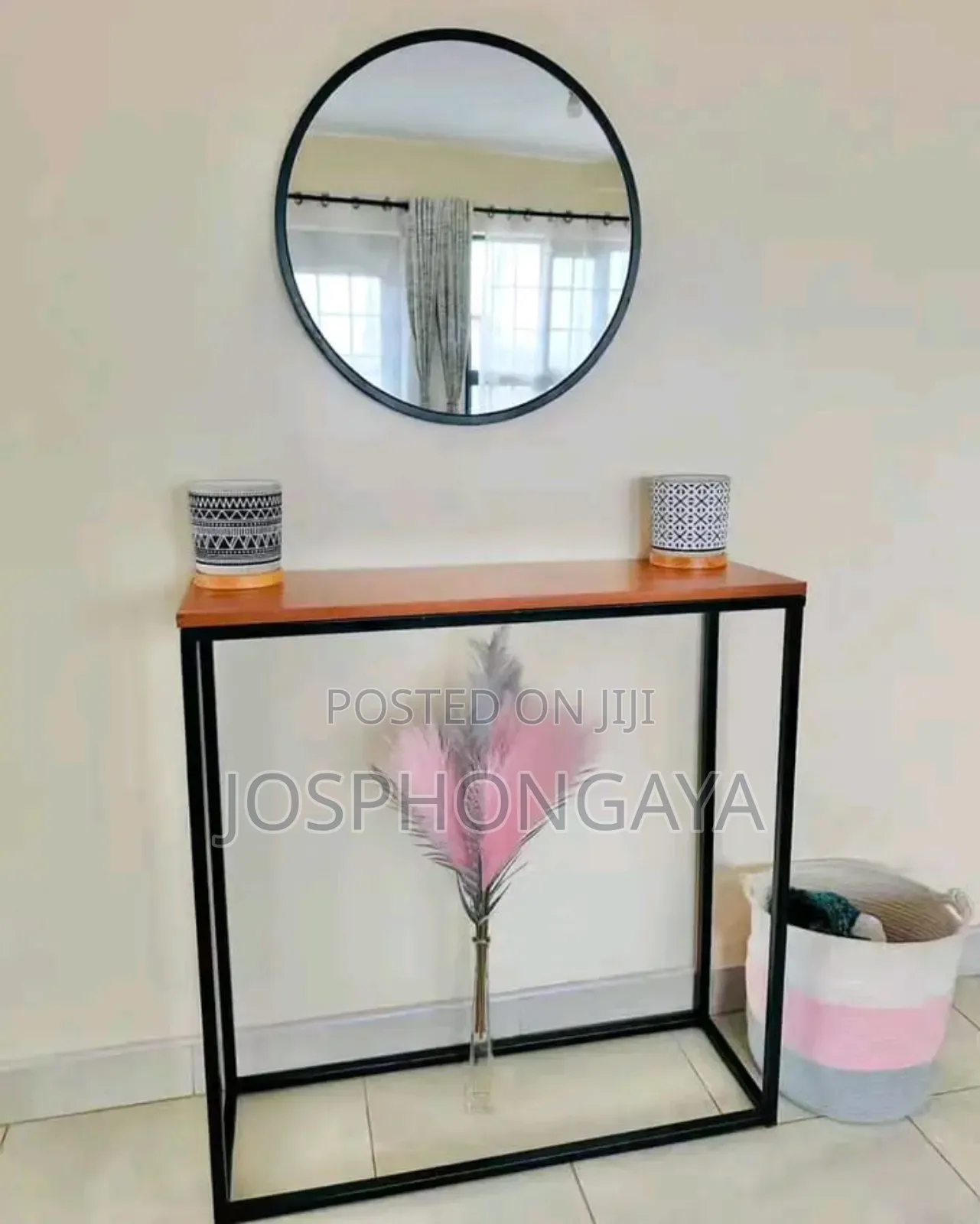 Console Table With Round Mirror for Sell 