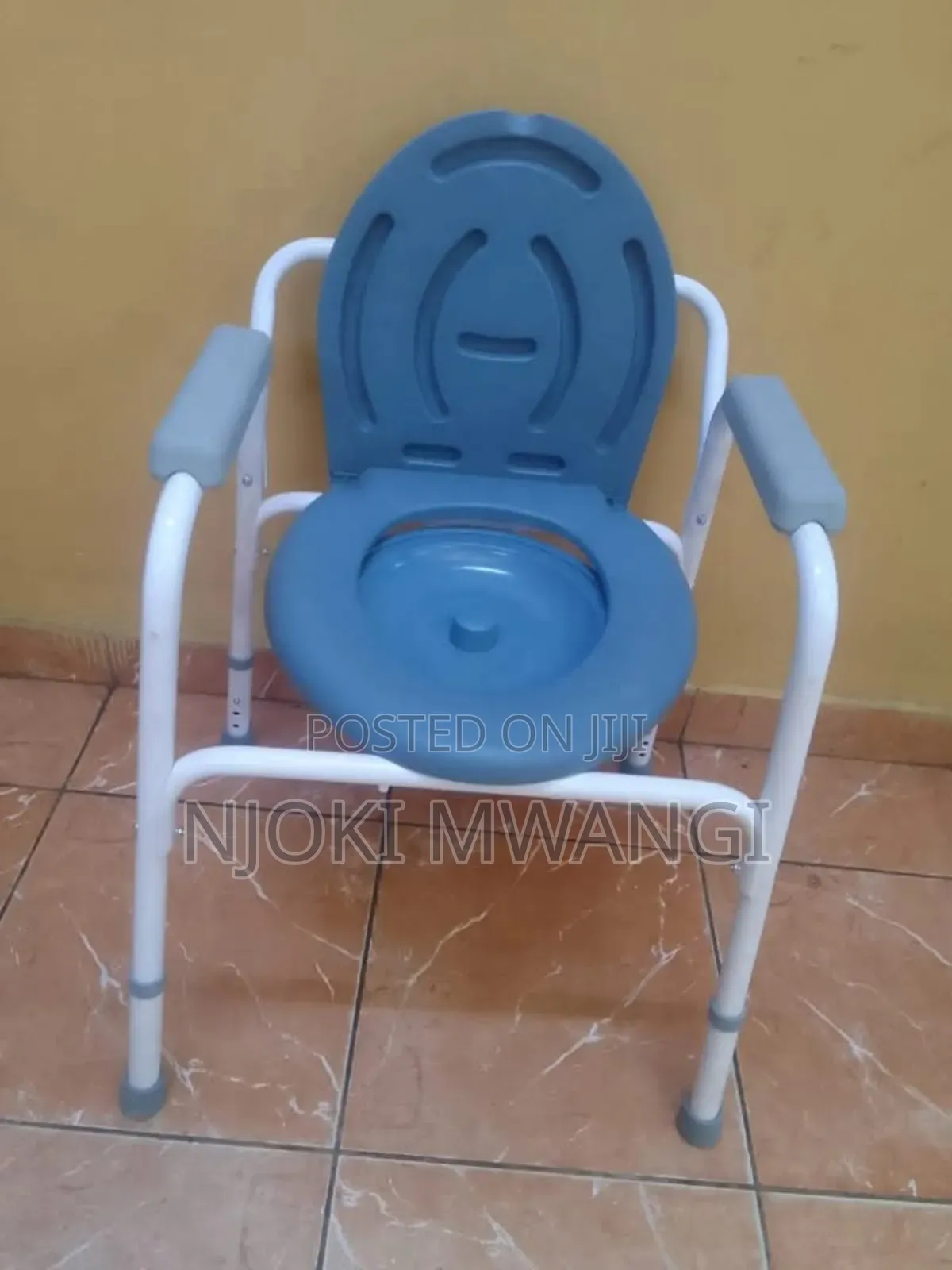 Commode Chair