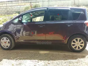 Toyota Ractis 1.3 FWD 2009 Purple