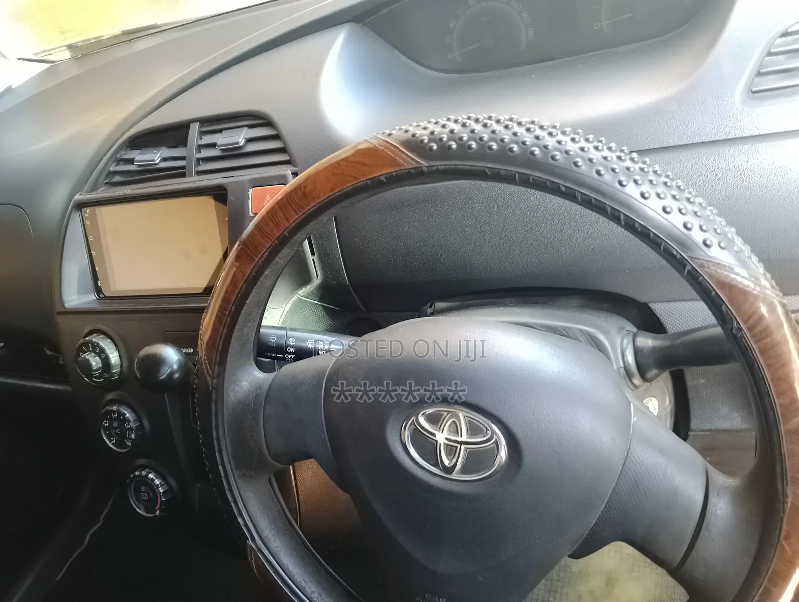 Toyota Ractis 1.3 FWD 2009 Purple