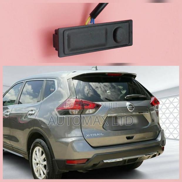 T32: Nissan X-Trail Boot Release Switch - main view