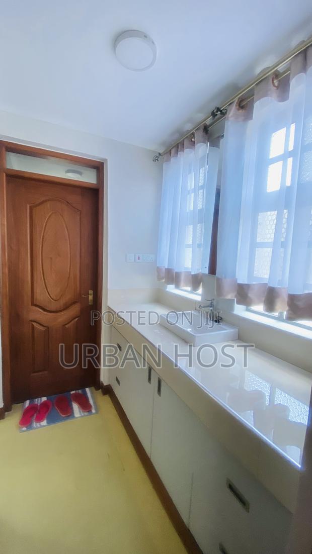 Urban Host | Buru 1br Luxe - thumbnail 5
