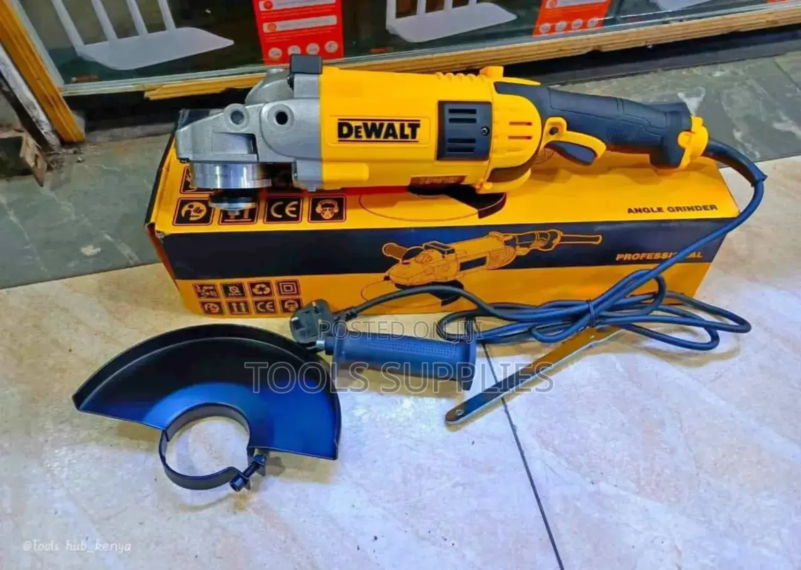 Dewalt Grinder/Heavy Duty Angle Grinder 9"