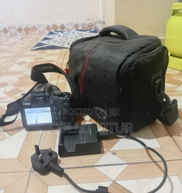 Canon 2000d DSLR Camera in Good Condition. - thumbnail 3