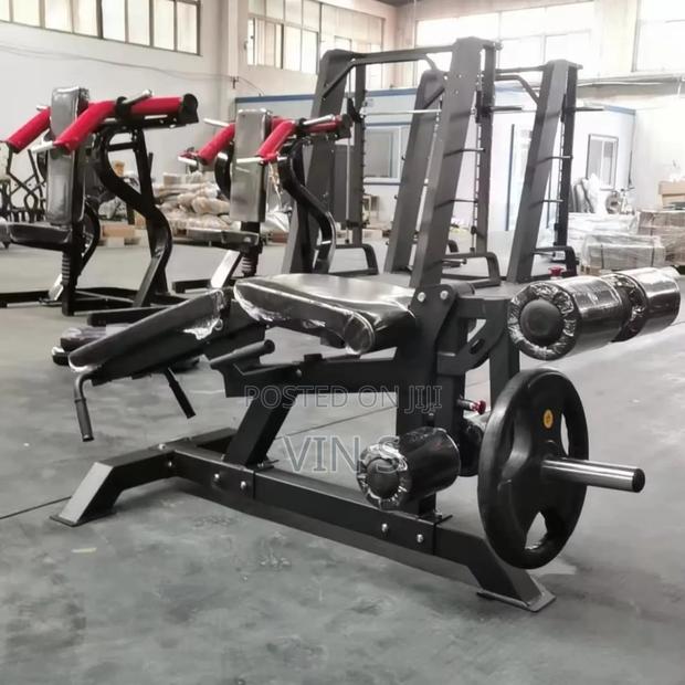 Gym Plate Loaded Leg Curl Extension/ Platè Loadėd Lég Cùrl Extênsion>