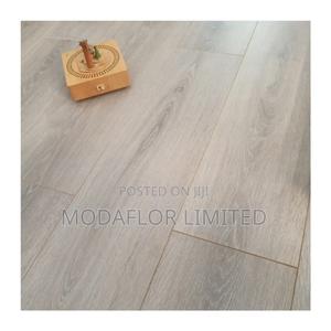 Premium Click-Lock Laminate Flooring – Easy Installation - main view