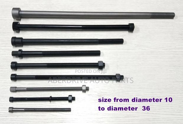 Center Bolts for Heavy Trucks and Buses