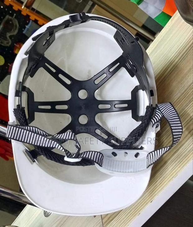 High Quality Fundi Pro Helmet - thumbnail 3