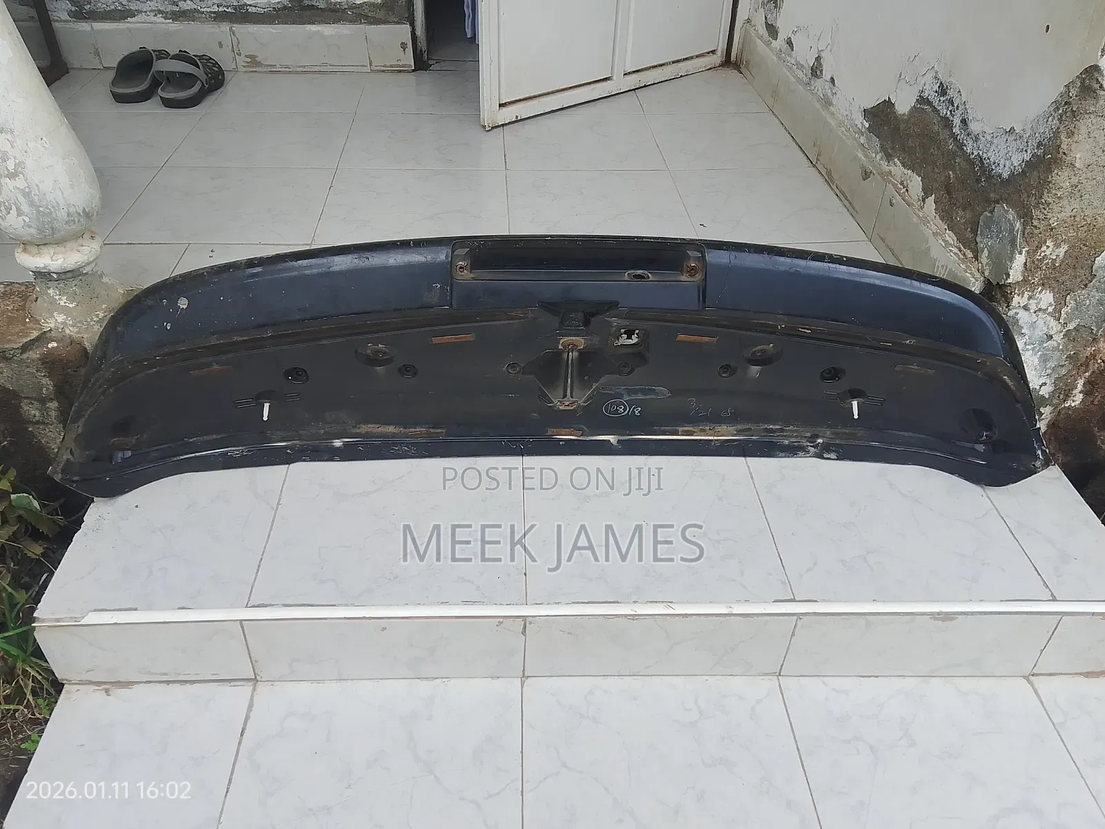 Toyota Harrier (240) Spoiler/Nissan Juke Bumper