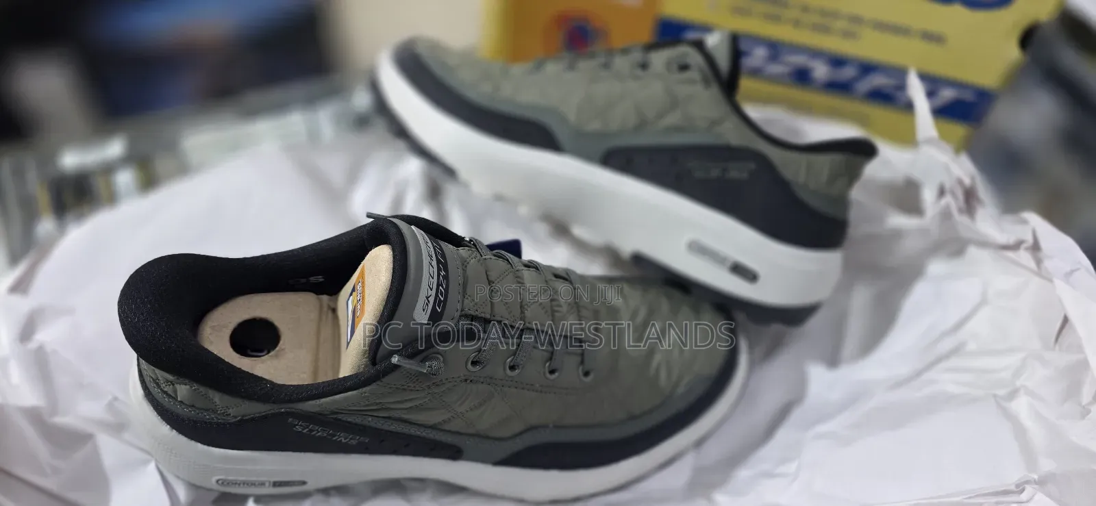 Skechers Urban Explore Cozy Fit Hands Free Slip-In