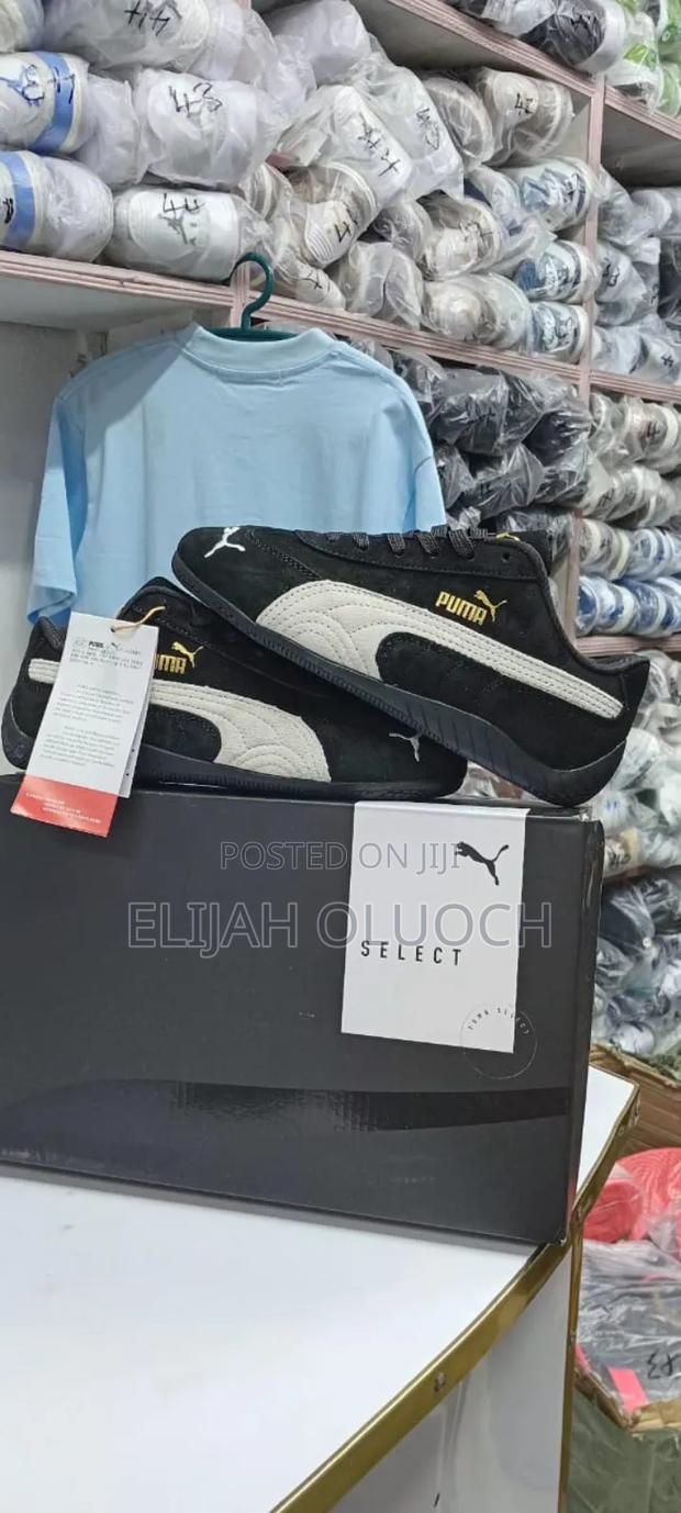 Puma Speedcat Og Sneaker in Black With a White Formstrip - main view