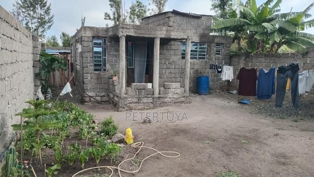 Plot With a House for Sale - main view