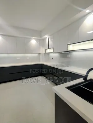 3bdrm Apartment in Parklands/Highridge for sale