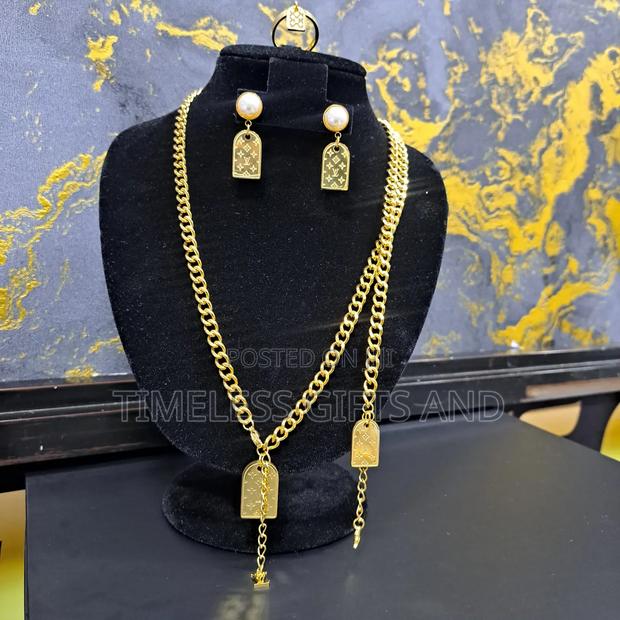 Lv Gold Pearl Earrings, Necklace Bracelet Ring Gift Set