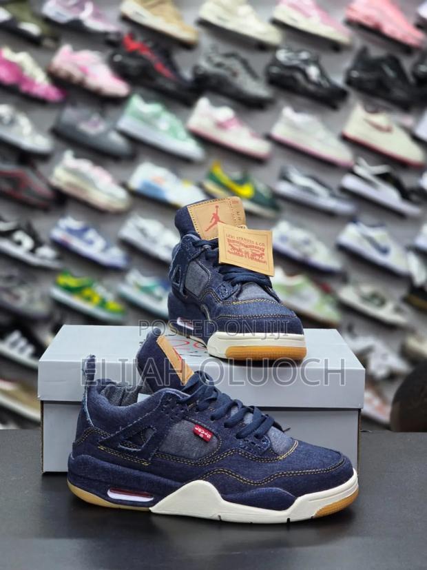 Levi's X Air Jordan 4 Retro 'Denim' Sneaker,