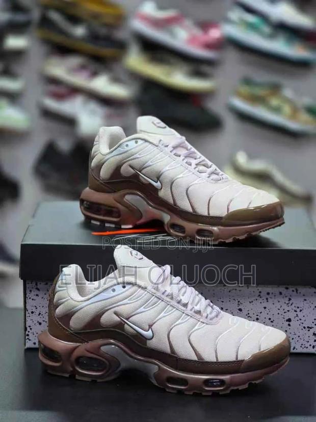 Nike Air Max Plus 'Light Orewood Brown' Sneakers.