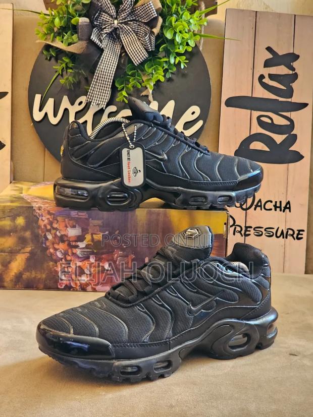 Nike Air Max Plus Tn Triple Black, - main view