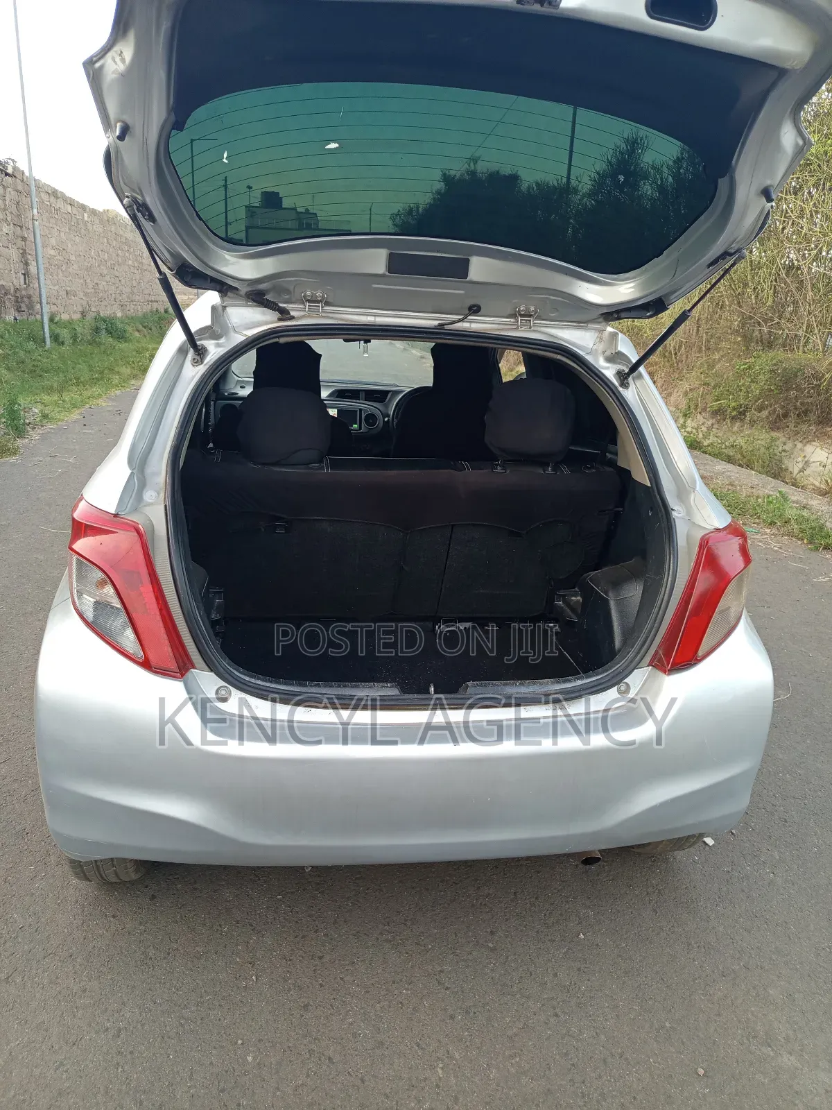 Toyota Vitz 2013 Gray