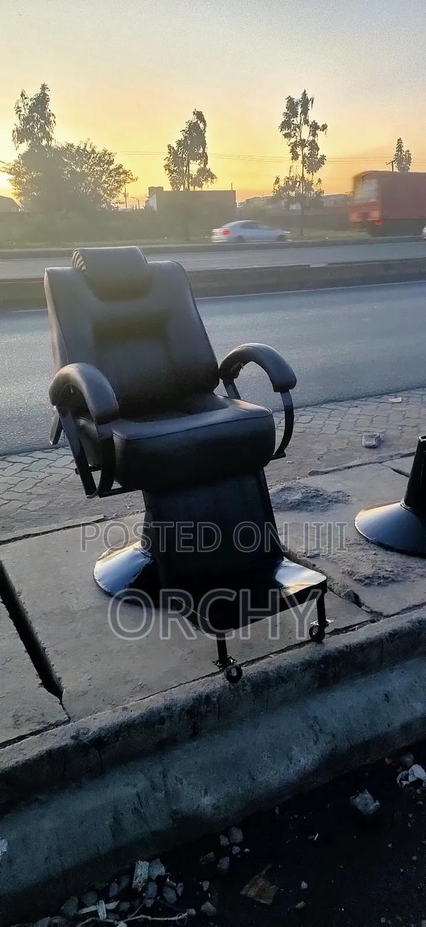 Open Arm Kinyozi Chair - thumbnail 2