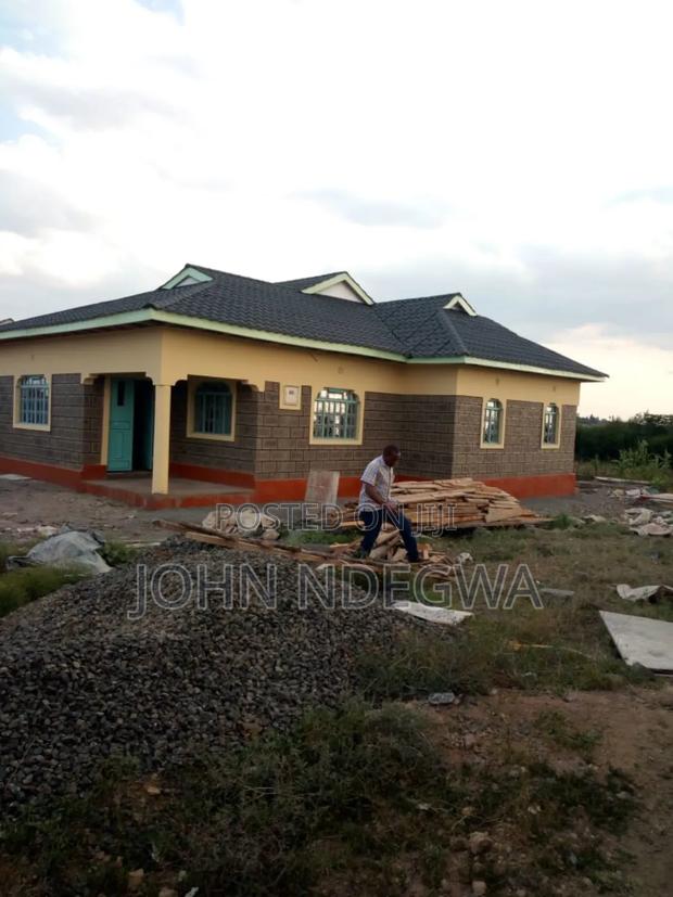 3bdrm Bungalow in Malaa Shopping, Kamulu for sale