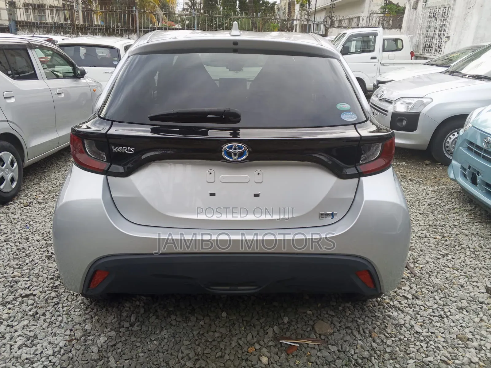 Toyota Yaris 1.5 Sedan LE 2020 Silver