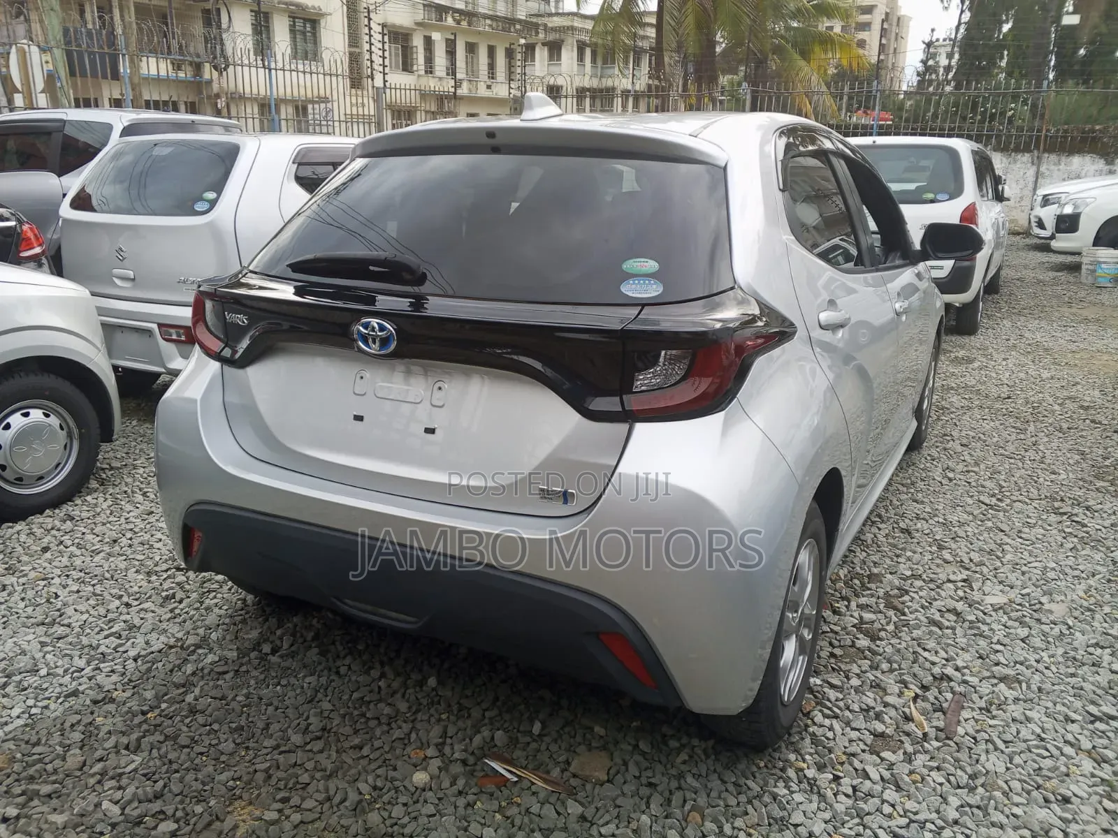 Toyota Yaris 1.5 Sedan LE 2020 Silver
