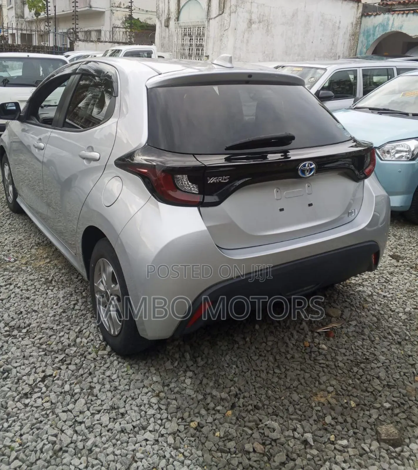 Toyota Yaris 1.5 Sedan LE 2020 Silver
