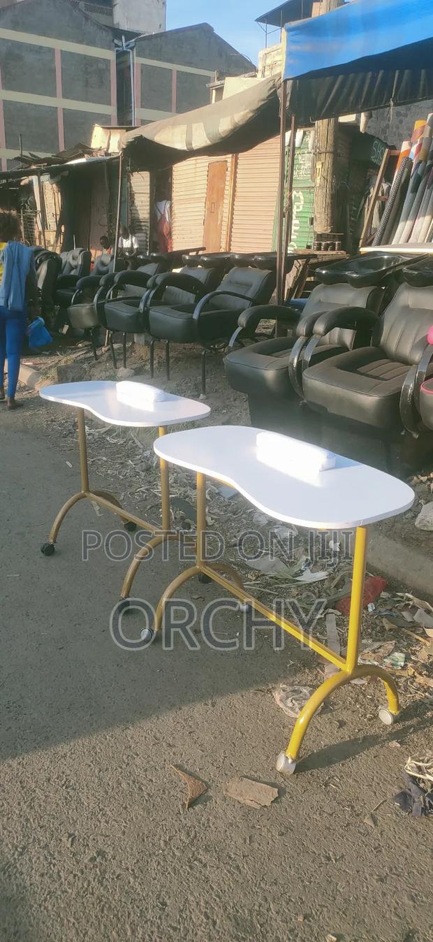 Simple Manicure Table / Nail Table - main view
