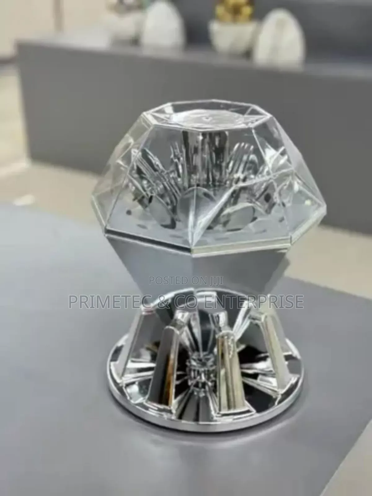 24 PCS Rotating Diamond Cutlery Set