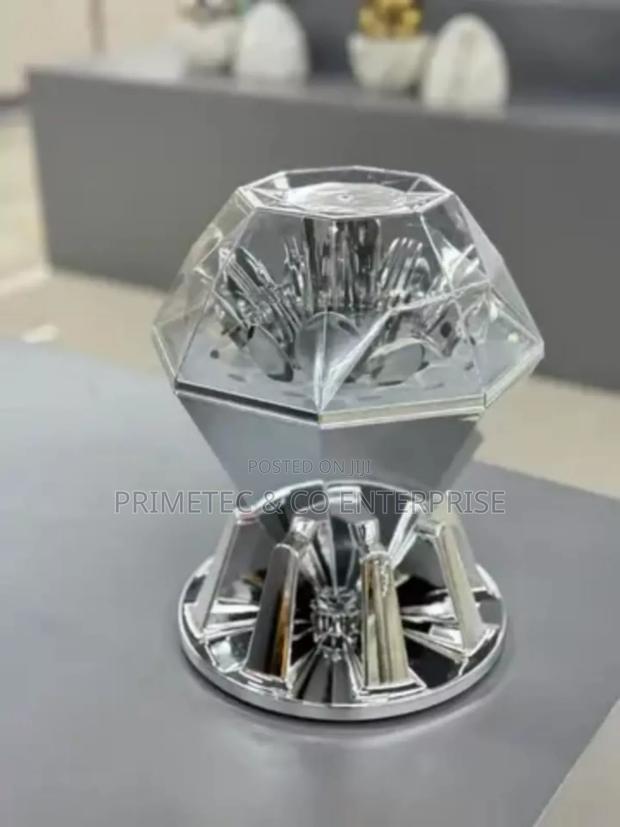 24 PCS Rotating Diamond Cutlery Set